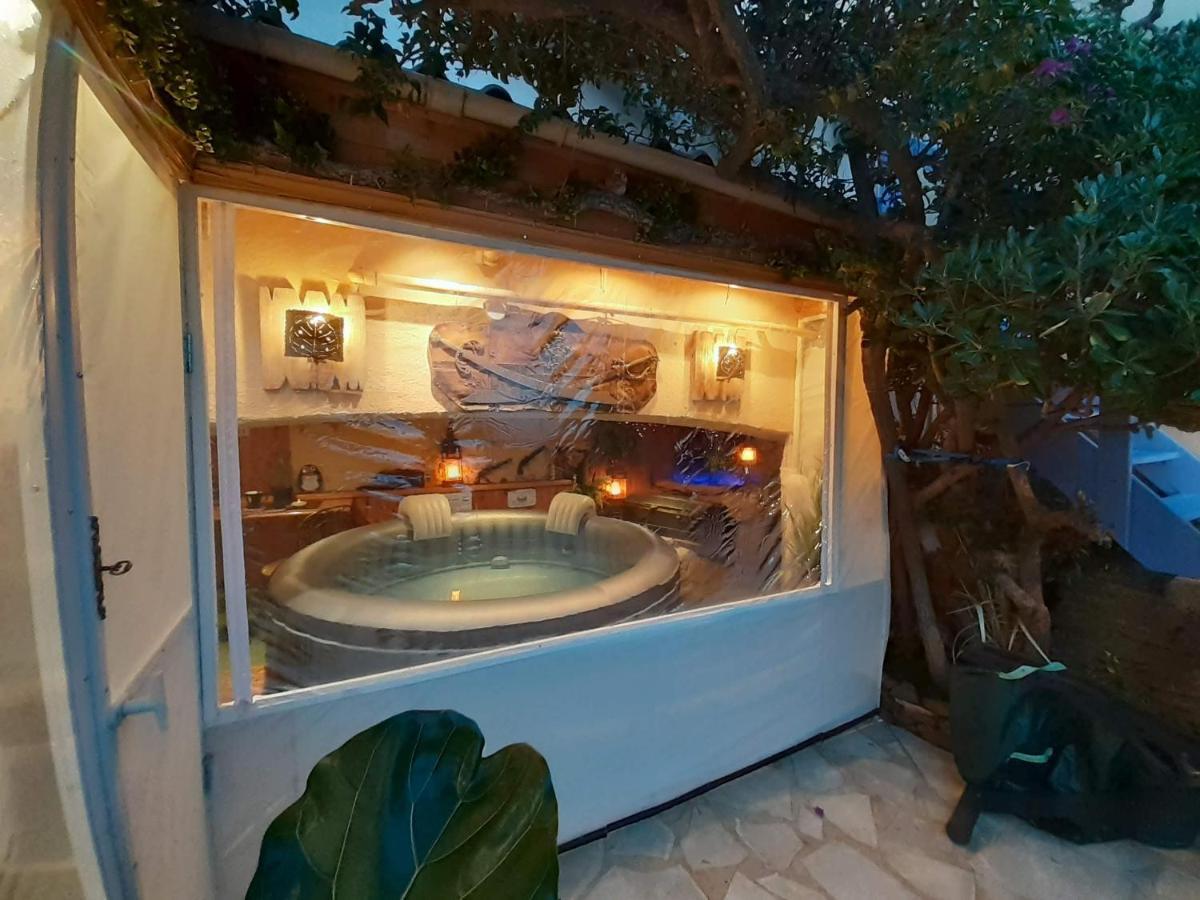 Nouveau ! Chambre D'Hote Insolite Privee " Coeurs De Pirates A Bali En Provence" Spa Sauna Massages Dans Cadre Exotique D'Amenagements Exterieurs D'Exception Ete Comme Hiver Bienvenue !!! 滨海卡瓦莱尔 外观 照片